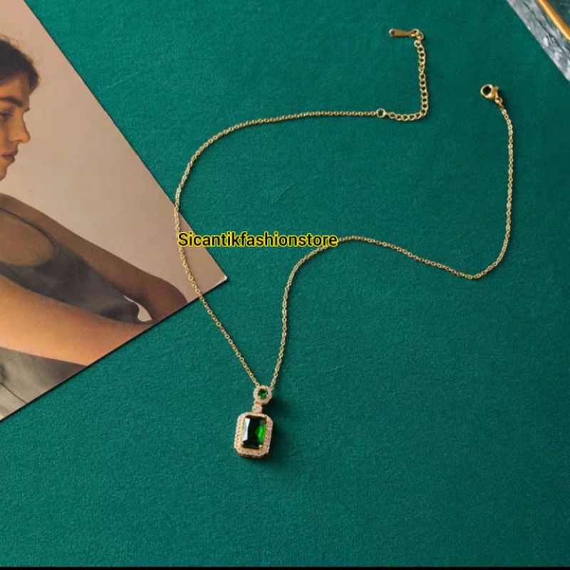 KALUNG TITANIUM WANITA LIONTIN BATU MERAH DELIMA ASLI TITANIUM TRENDING KALUNG WANITA TERBARU TERLARIS KALUNG WANITA RANTAI KECIL LAPIS EMAS 18K LIONTIN BATU HIJAU  ANTI KARAT SELAMANYA