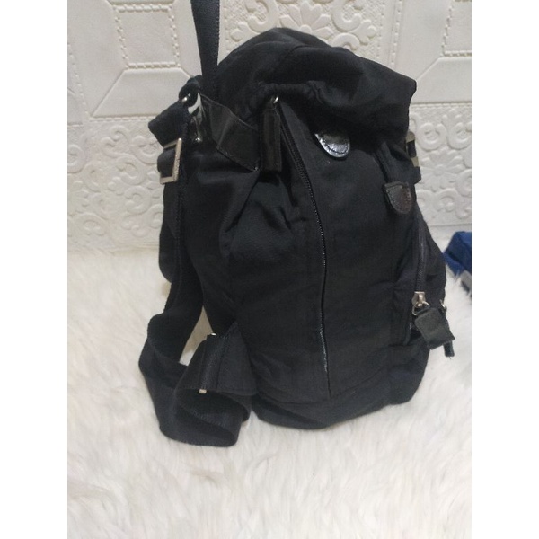 ransel prada nylon .