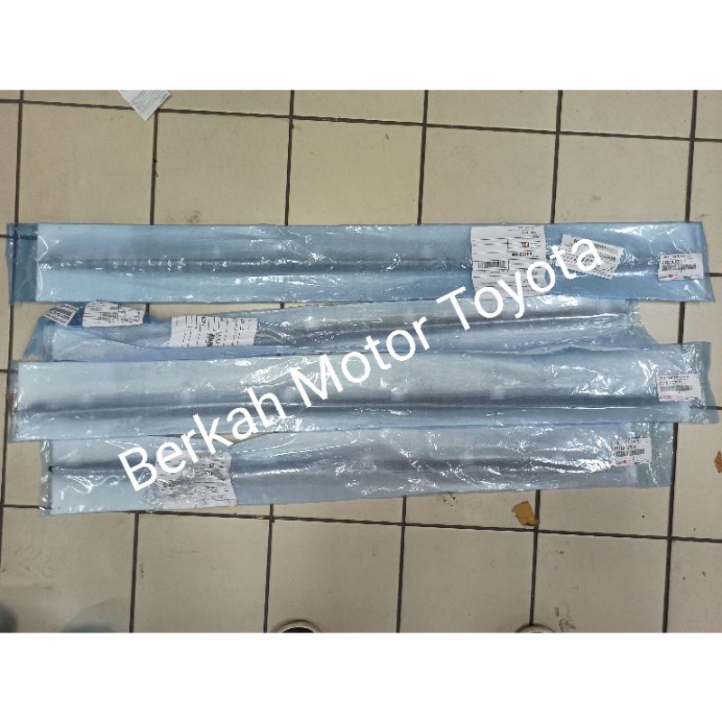 Pelipit Karet Kaca Pintu Luar Avanza Xenia 2007 2008 2009 2010 2011 Original