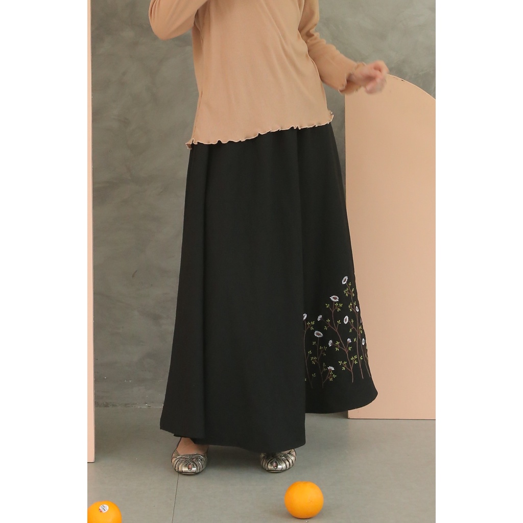 GREYSA Skirt