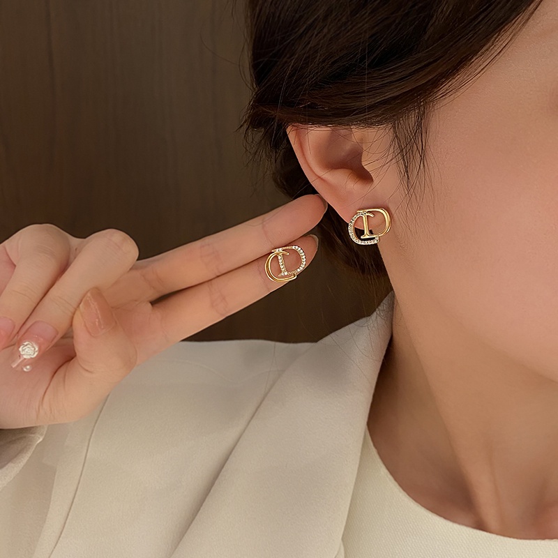 Anting Huruf CD Berlian Kilat Untuk Wanita Aksesoris Telinga Korea