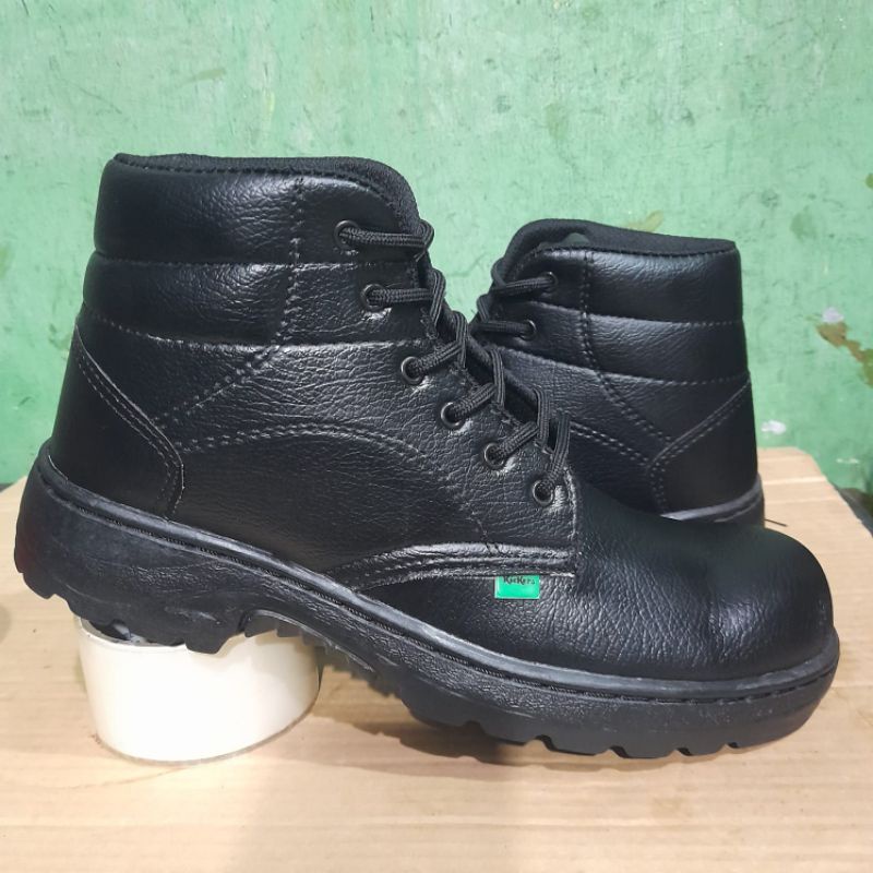 sepatu safety boot tali warna hitam cocok buat kerja terbaru