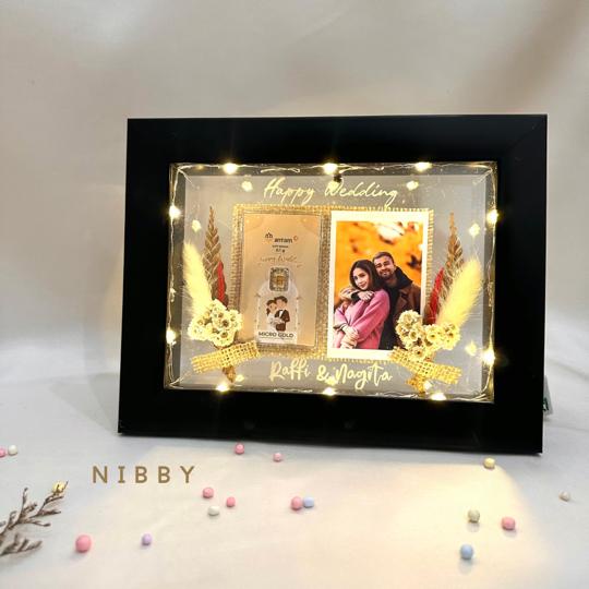 MINI GOLD GIFT Akrilik Frame LED Kado Pernikahan Ulang Tahun Anniversary Baby Boy Girl Bunga Kering Estetik