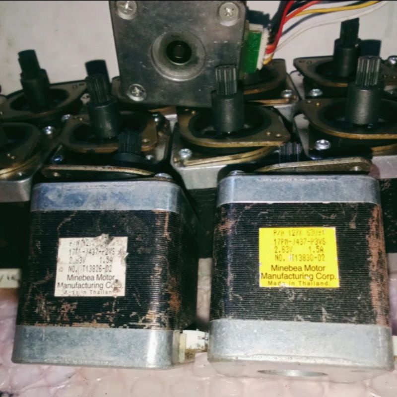 motor stepper Type 17PM - J437 - P2VS 2,63V - 1,5A/ Made in Thailand