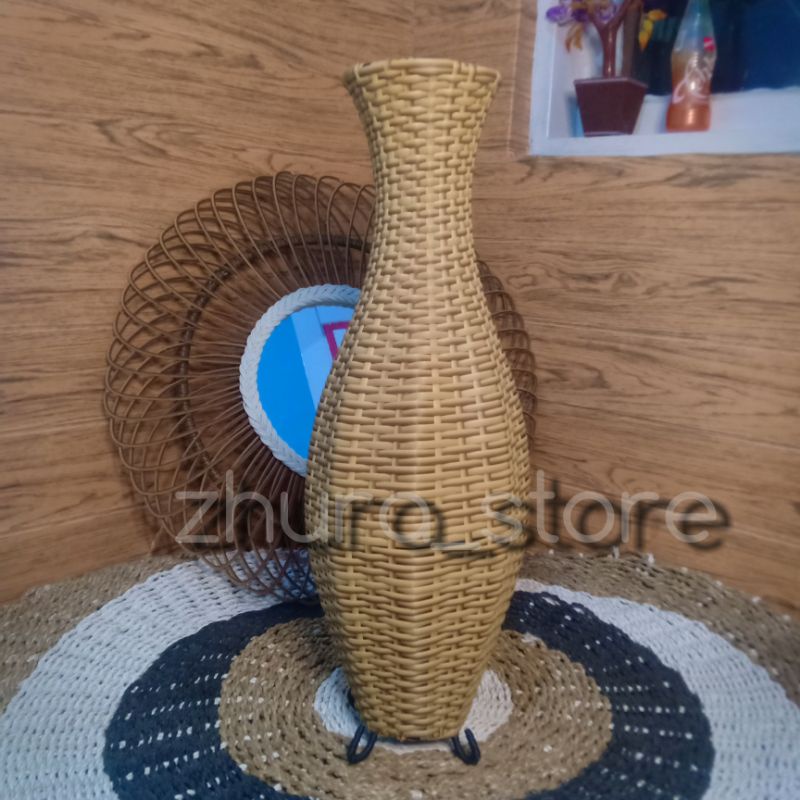 [TERLARIS]VAS GUCI ROTAN SINTETIS STRIKI