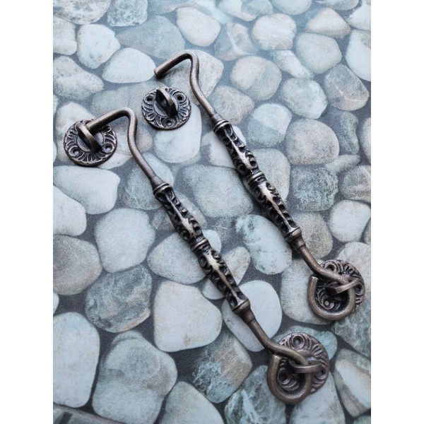 Hak angin jendela/cantolan jendela Kuningan