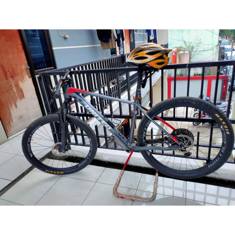 SEPEDA UNITED CLOVIS 5 UPGRADE TIPIS