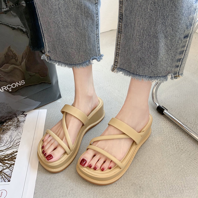 Sepatu Sandal Slop Wanita Wedges Kekinian Terbaru Sendal Selop Slip Sol Karet Hitam Putih Korea Murah Import - Ukuran 35 36 37 38 39