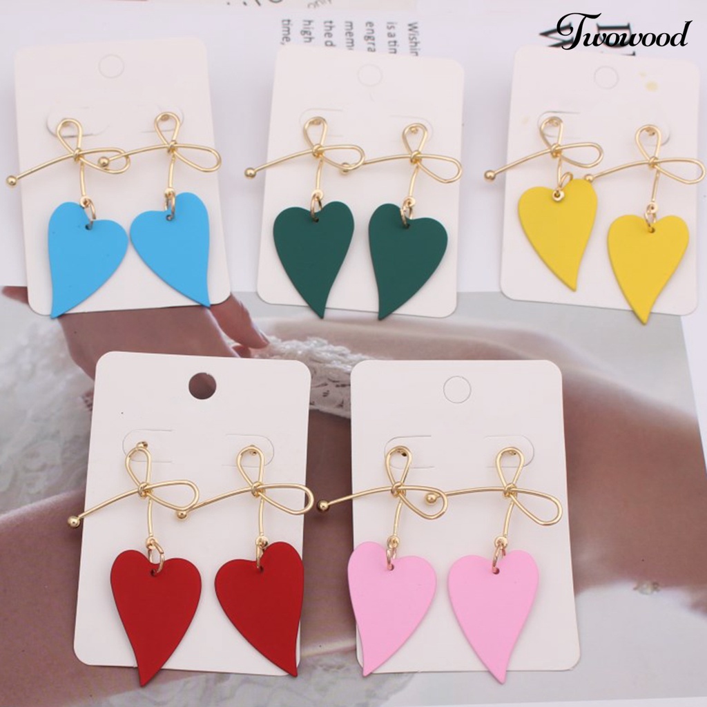 1 Pasang Anting Gantung Bentuk Hati Model Hollow Out Anti Alergi Untuk Wanita