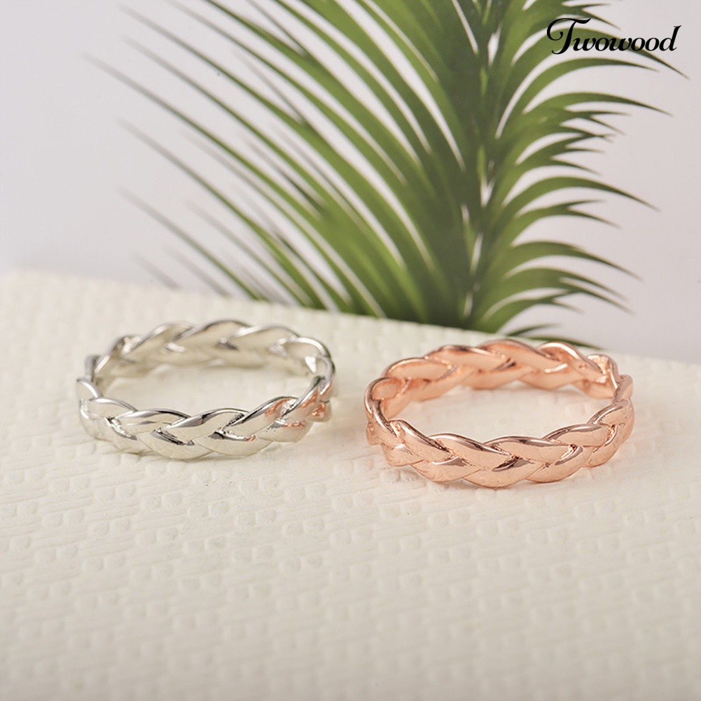 Cincin Model Twist Gaya Vintage Untuk Wanita