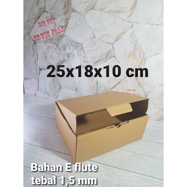 

Kardus Box uk 25x18x10 cm Kotak Karton Diecut