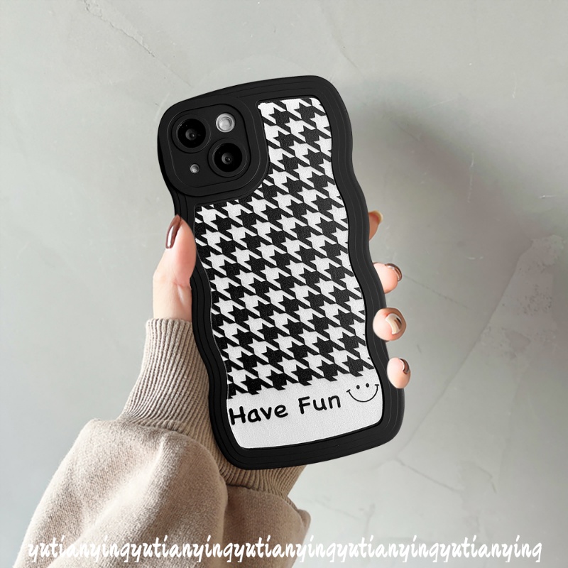 Case OPPO A17 A17 A15 A57 A95 A55 A12 A76 A16 A74 A5 A9 A16s A96 A5s A1k A35 A7 A16K A77s A54 A53 A3s A17K A72 A12E A52 Reno 87 6 Wavy Edge Houndstooth Pattern Smiley Lucu Soft Cover