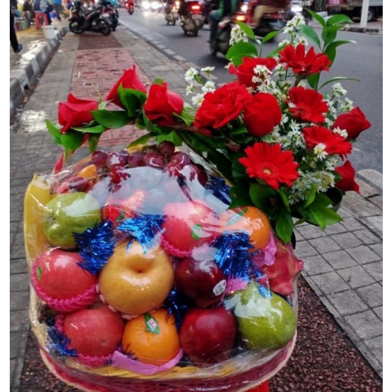 

Parcel Buah Mix Bunga Red Flowers