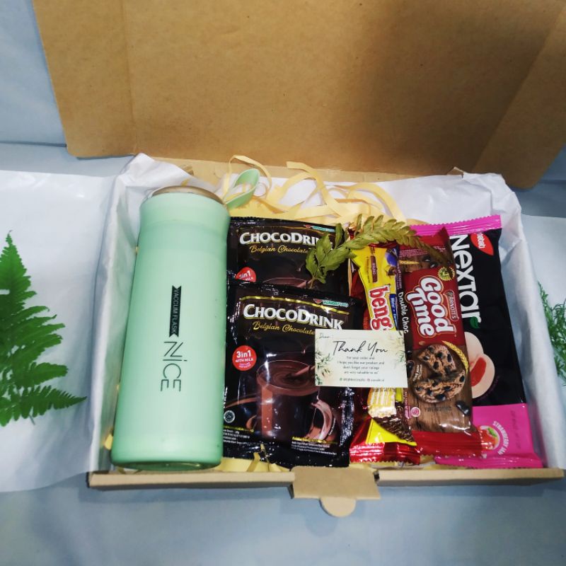 

Hampers makanan/Hampers box/gift box/Hampers Wisuda/Hampers Ulang Tahun