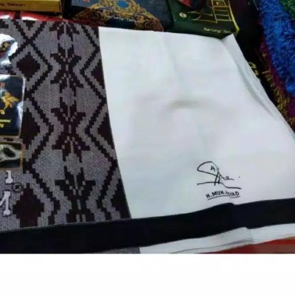 SARUNG SAMARINDA HMM POLOS PUTIH