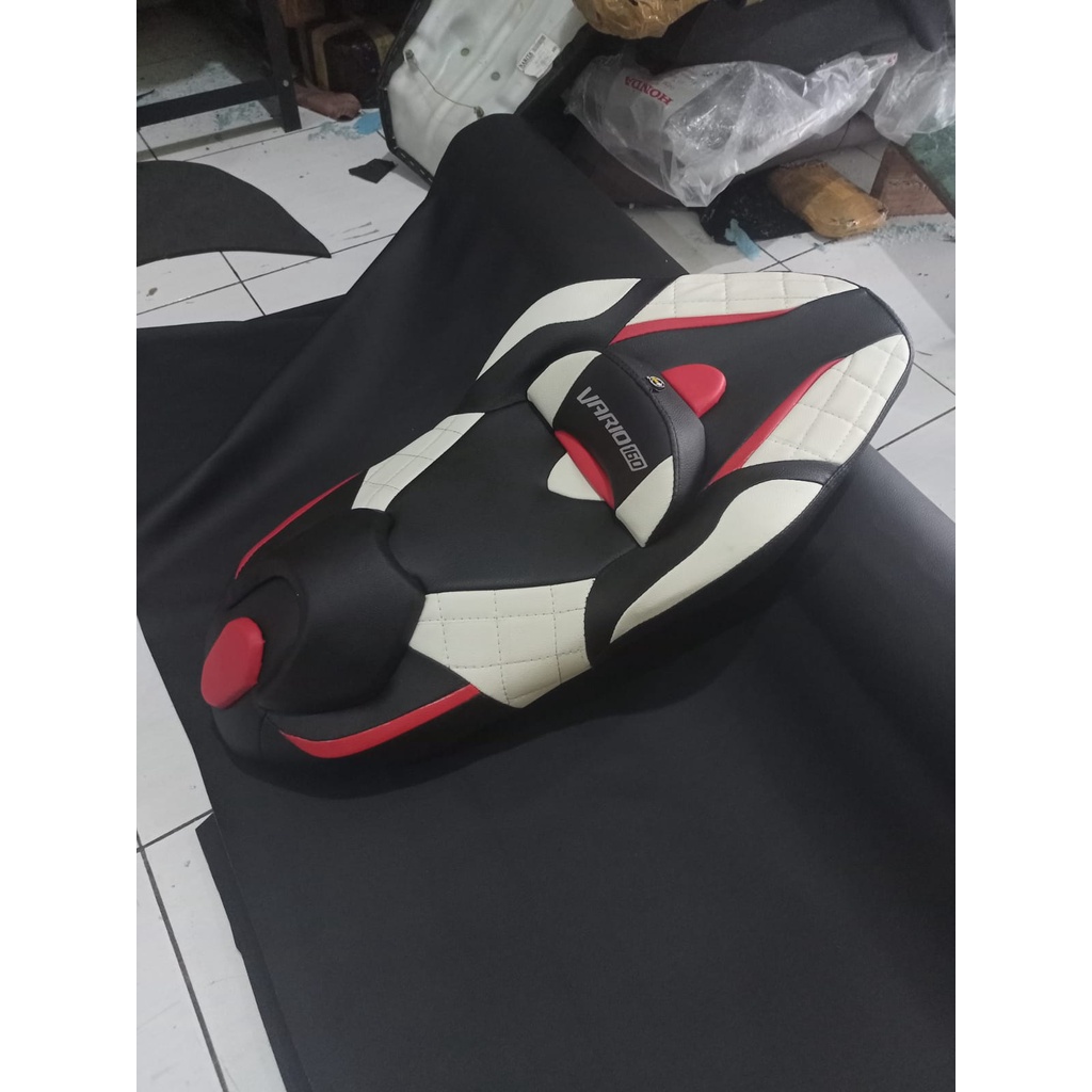 Jok Honda Vario 160 Modifikasi-Jok Vario 160 Model Cobra Bahan Kulit Mbtech