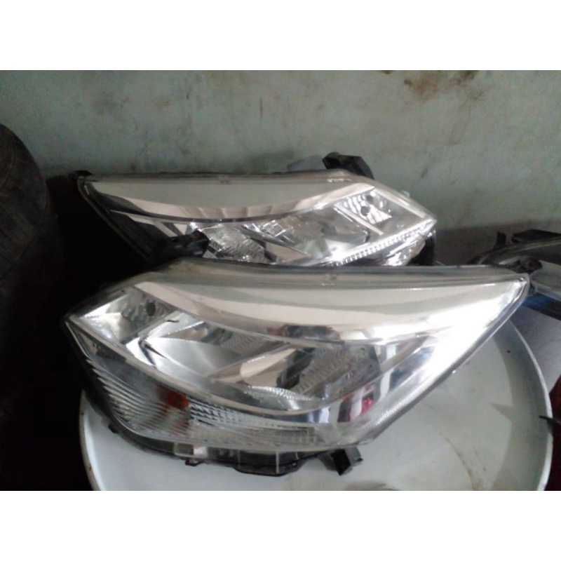 Headlamp Sigra Calya Facelift Original