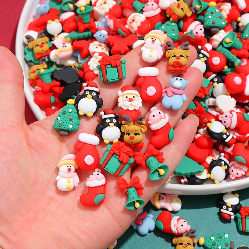 10pcs / set Gantungan Kunci Bentuk Gingerbread Man Santa Snowman Bahan Resin Untuk Aksesoris Natal