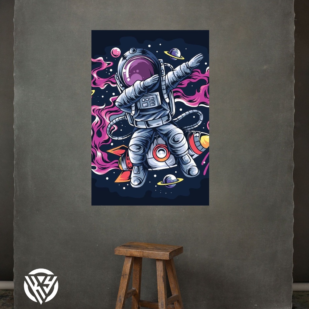 Poster Astronot MDF Hiasan Dinding Kamar Cafe Aesthetic