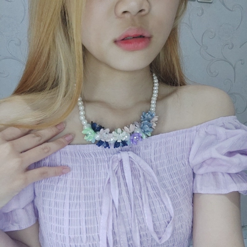 Griselda Flowery Crystal Pearl Necklace Kalung Mutiara Kristal Panjang Kalung Hijab Korea Bunga Kelopak