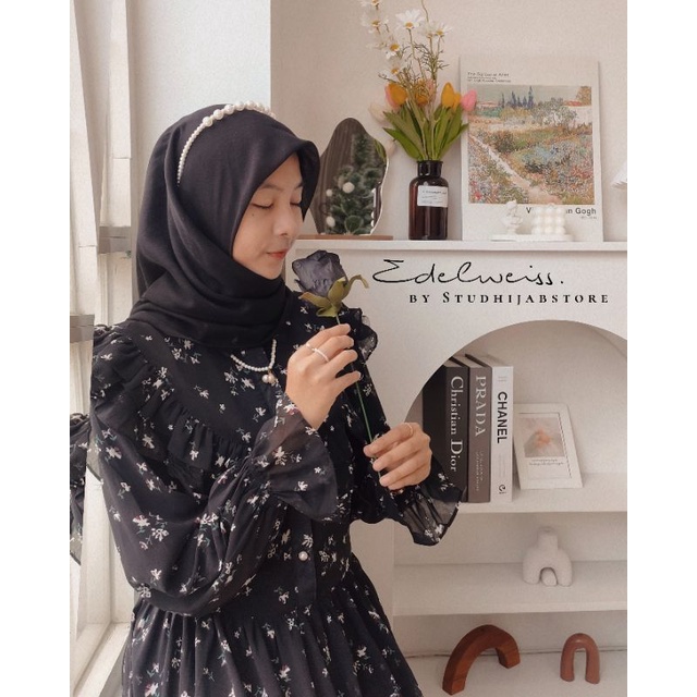 Edelweiss KyungMi Series Vintage Dress by STUDHijabstore