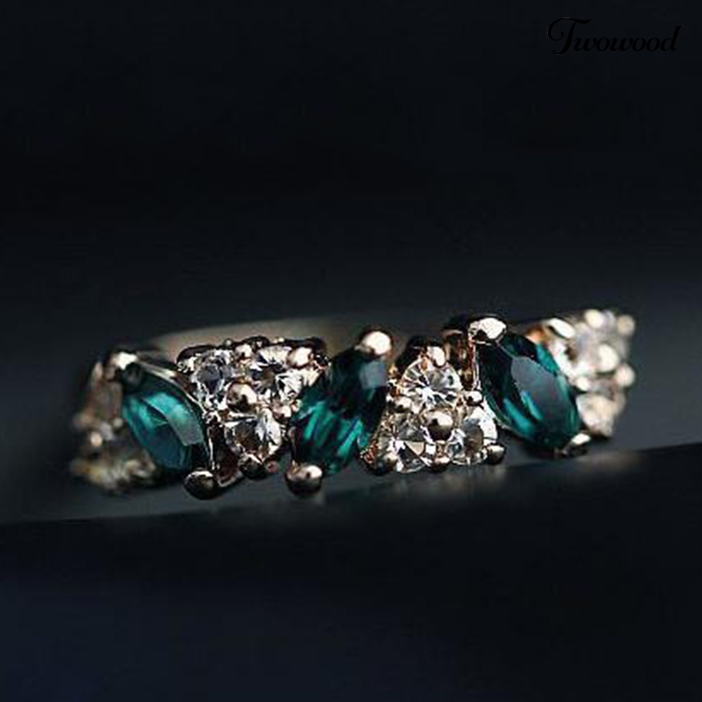 Cincin Jari Bahan Zamrud Cubic Zirconia Gaya Vintage Untuk Wanita