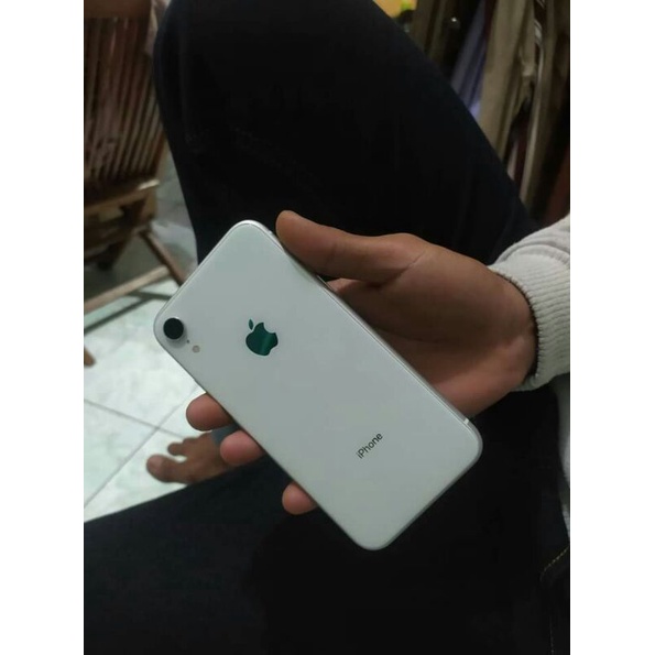 iphone xr 64gb putih mulus mati