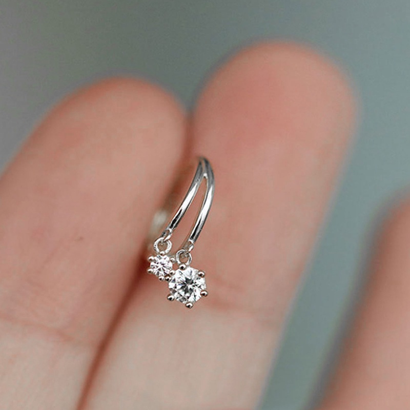 Fancyqube Anting Bentuk Bulat Bahan Cubic Zirconia Warna Silver / Gold Untuk Wanita Charms