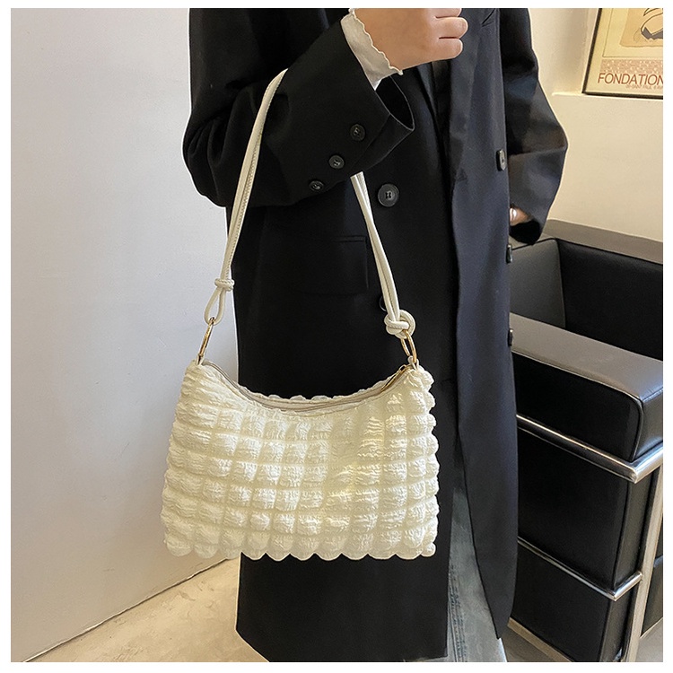 Tas Selempang Wanita Puffy Baguette Bag/Tas Bahu Wanita Bahan Puffy Korea