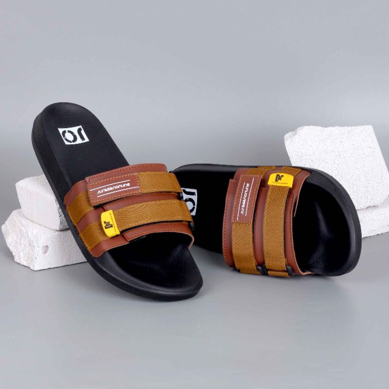 Sandal Slide Terbaru Kekinian Distro | Sendal Cowok Keren Anti Slip Ringan