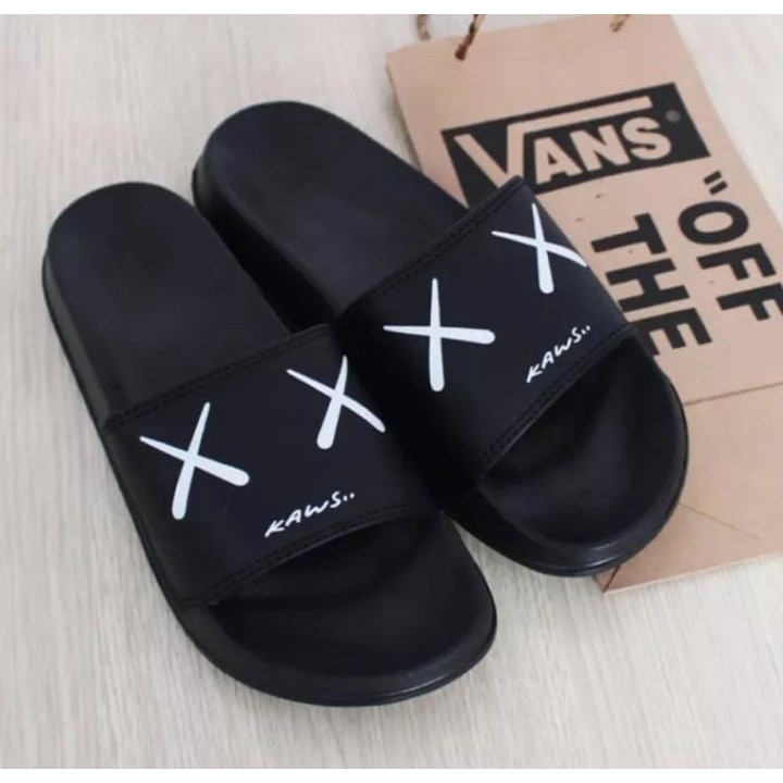 RS-Sendal KAWS + APLLAUSE KAWS Size Dewasa 39-43