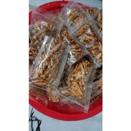 

basreng pedas daun jeruk bumbu melimpah berat 55grm