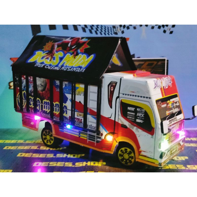 miniatur truck oleng BISA CUSTOM FOTO DAN NAMA DI PINTU BELAKANG