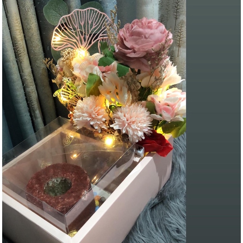 

Blooming Cake Letter