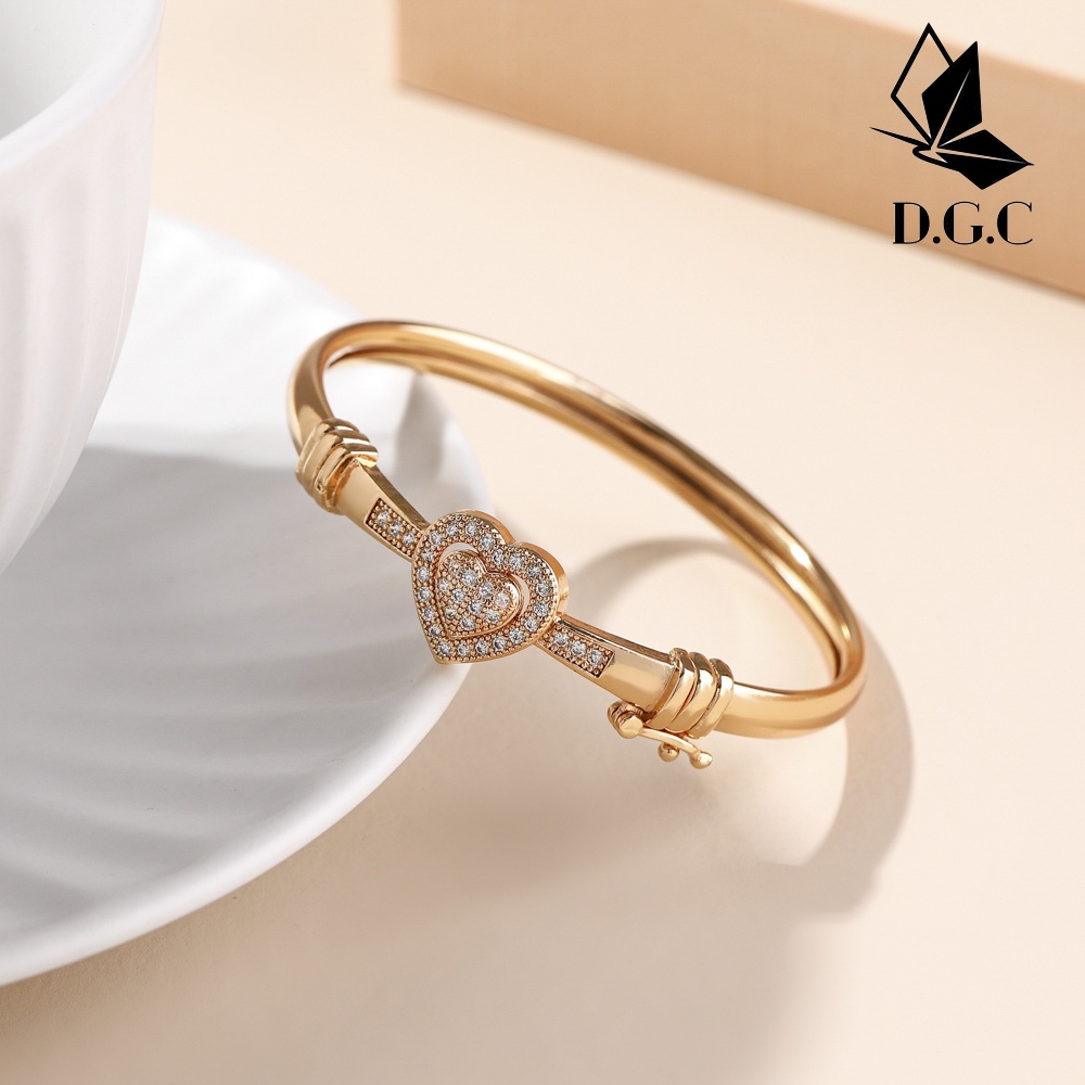 D.G.C✨Gelang Titanium Wanita Anti Karat Lapis Emas Tidak Luntur Fashion Perhiasan Gelang Tangan Dewasa D550