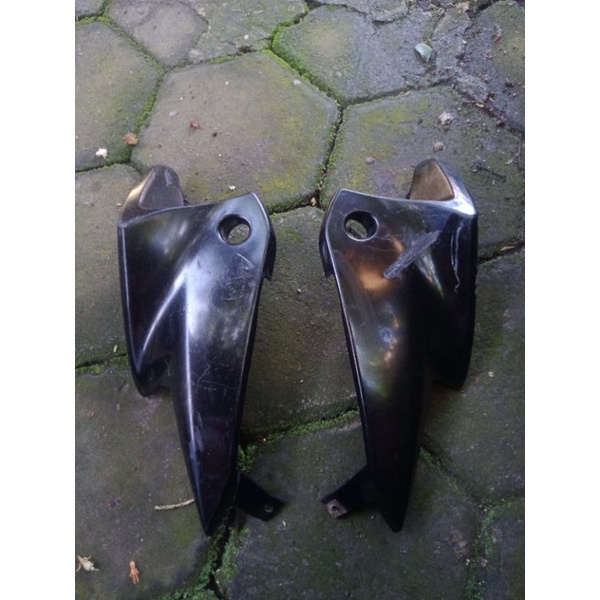 kupingan cover kover batok lampu depan Honda Megapro mono original