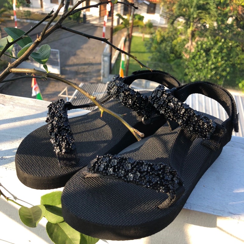 sakura beads sandals