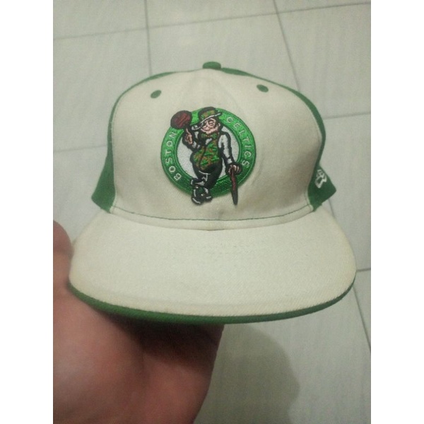 topi Celtic new era NBA