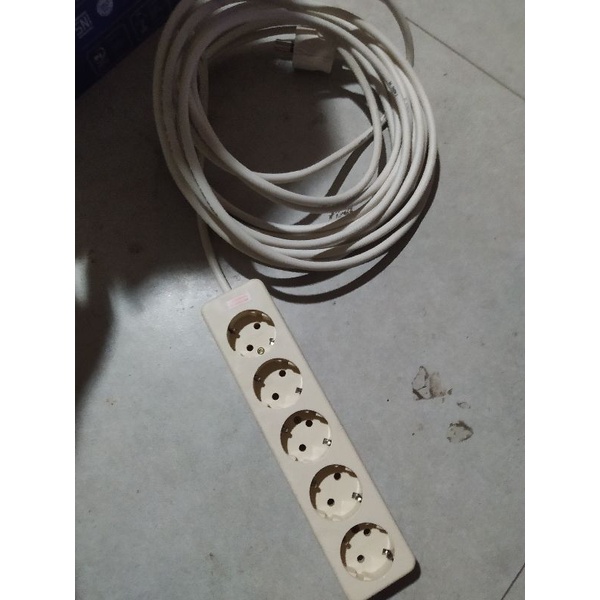 kabel olor/stop kontak merk uticon