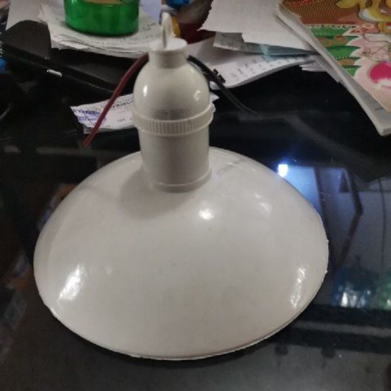 Kap lampu putih plastik jalan