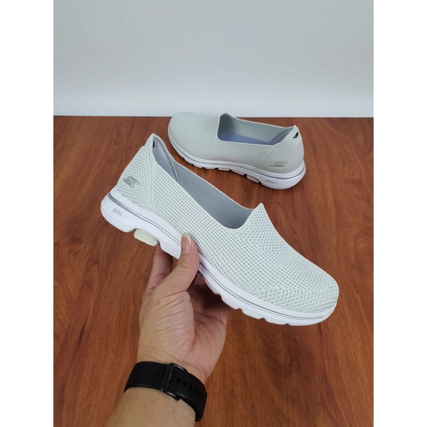 Skechers Go walk 5 Blessed / Sepatu wanita Skechers go walk5