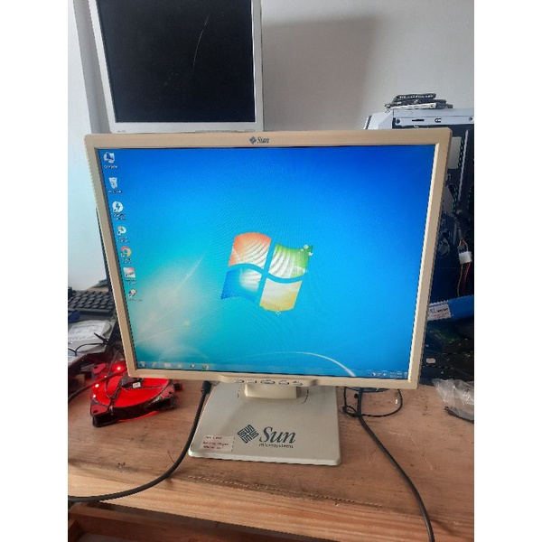 Lcd Monitor 19 Inch Kotak Normal