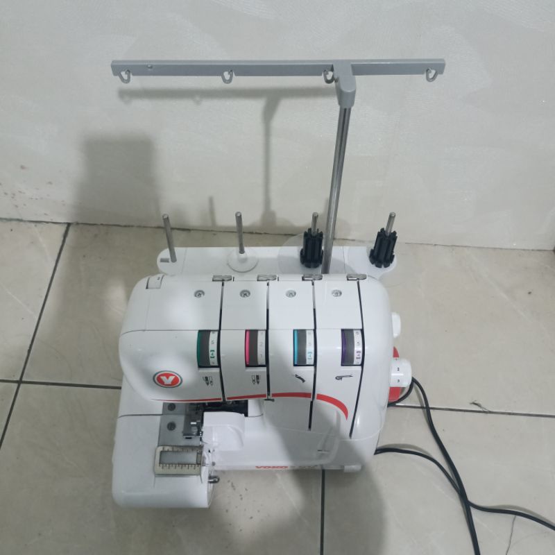 Mesin Obras & Neci Portable YOKO Serger Pro YK-325HD masih garansi, nett