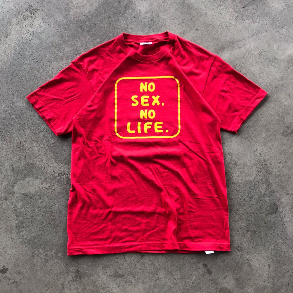 Porn Tee atau kaos second vintage