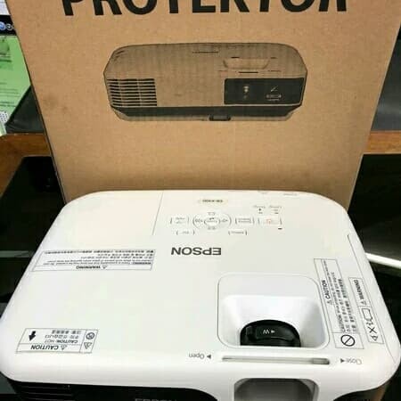 Proyektor Epson EB-X100