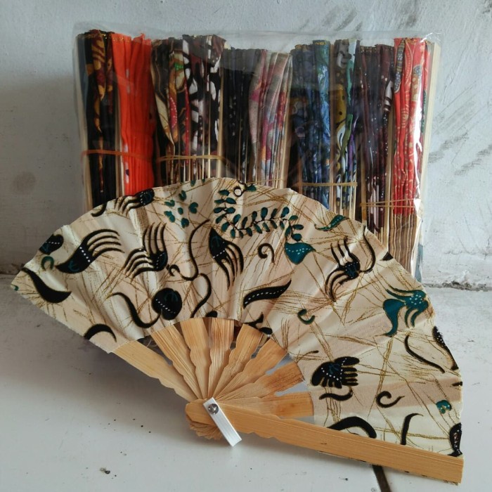 Souvenir Souvenir Kipas Batik Ukuran Sedang