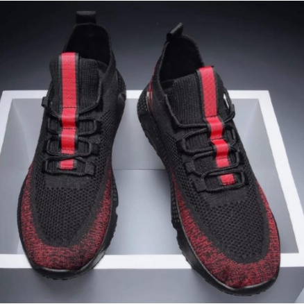 SNEAKERS DISCREDY / RUNNING / HITAM LIST MERAH