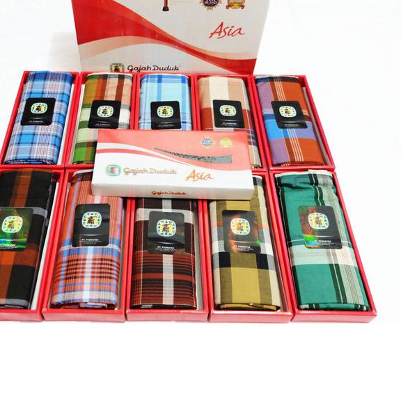 sarung gajah duduk asia merah putih