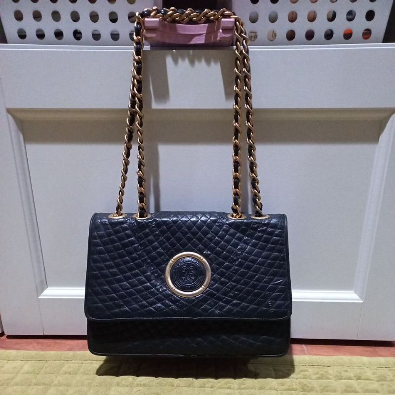 Preloved soulder & sling bag rantai Guy Laroche paris