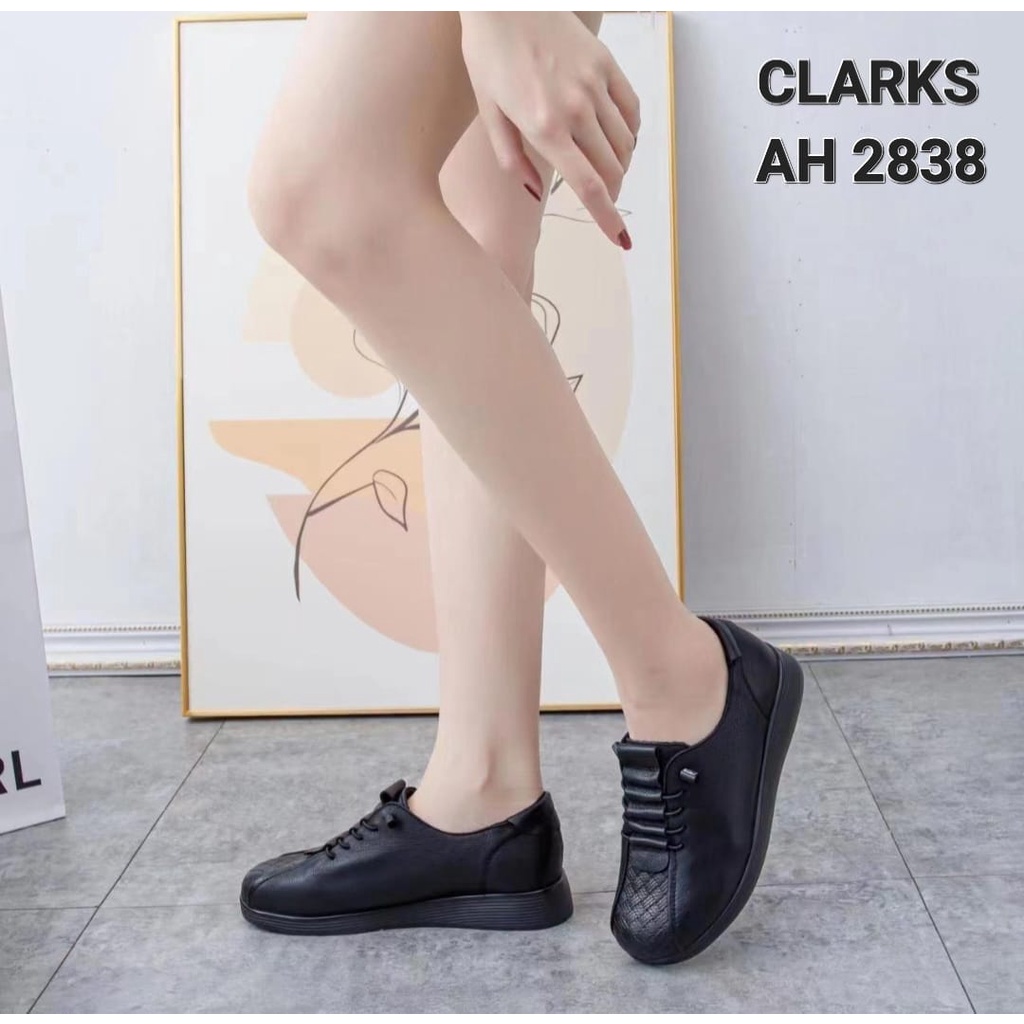 Clarks Oxford Leather Sepatu Wanita